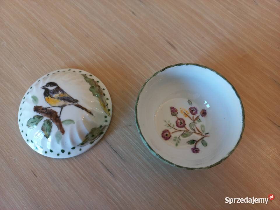 Stara porcelanowa szkatułka malowana ręcznie z Piastów sprzedam