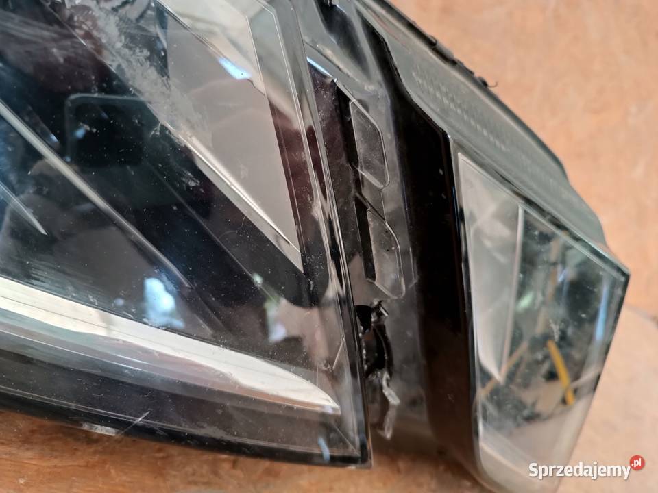 LAMPA PRAWA PRZÓD REFLEKTOR EU FULL LED SKODA