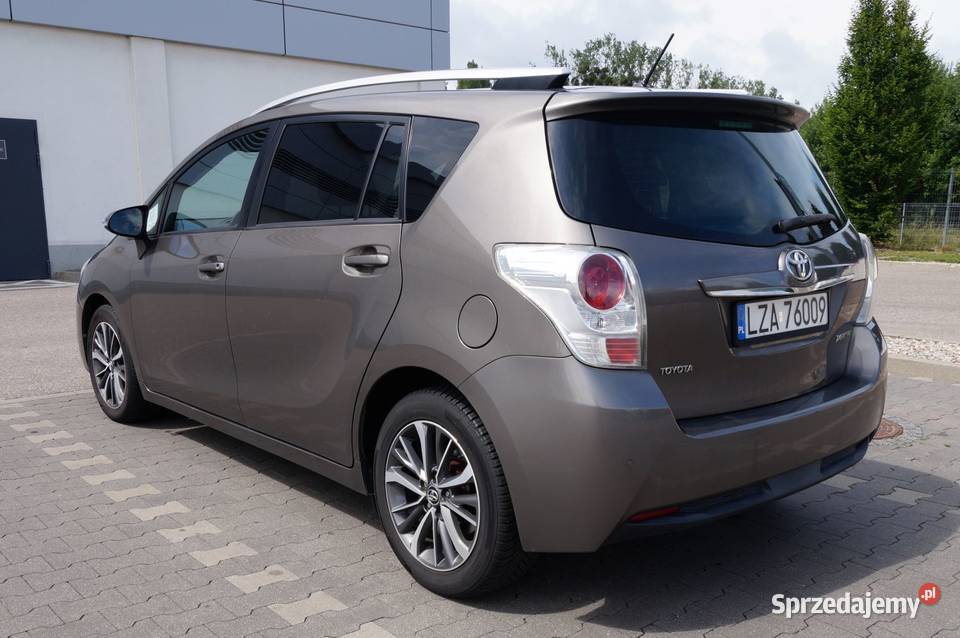 Toyota Verso 18 automat 7 siedzeń salon Polska Rotmanka sprzedam