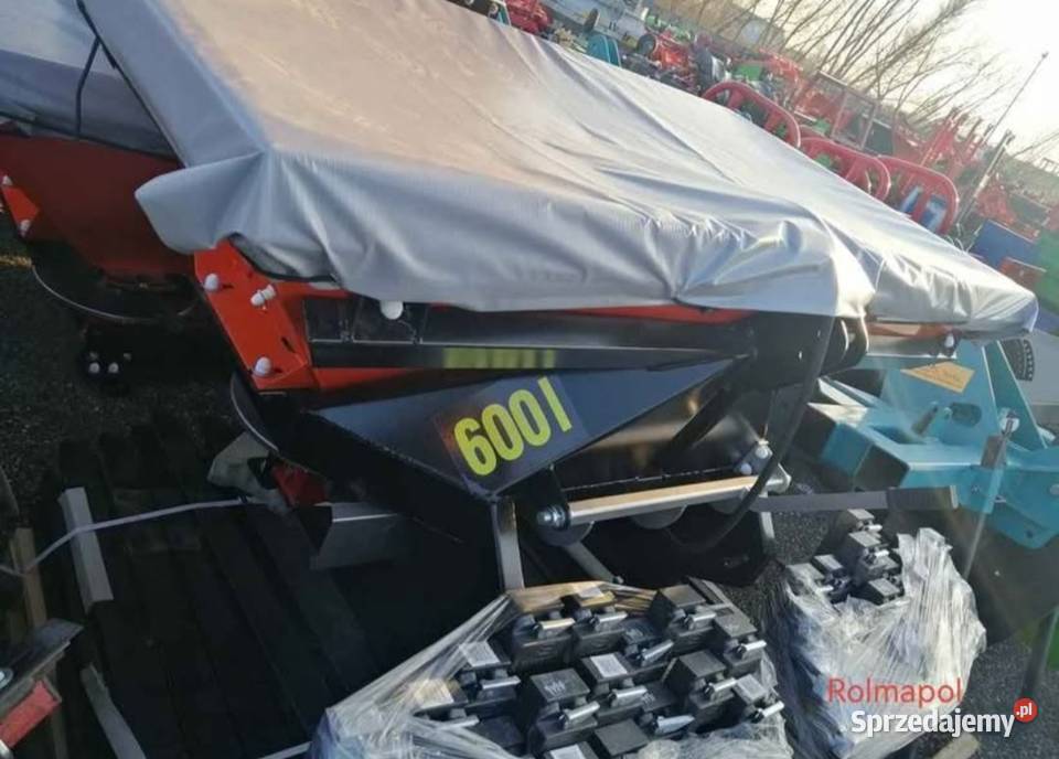 Rozsiewacz do nawozów 600L firmy DEMAROL nieuszkodzony Bielsk Podlaski