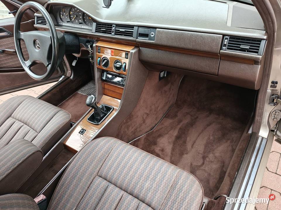 W124SEDAN20DSZYBERDACH łódzkie Radomsko