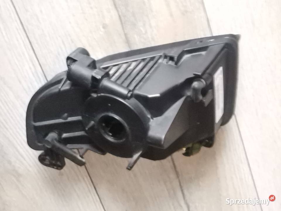 AUDI A4 B8 LIFT 1115 PRAWY LEWY HALOGEN Lampy przeciwmgielne