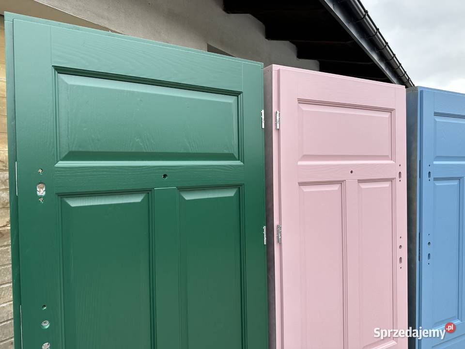 Drzwi klatkowe dostępne ręki drewniane zielone Brodnica