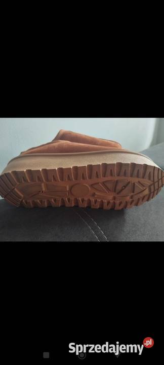 Buty w stylu emu
