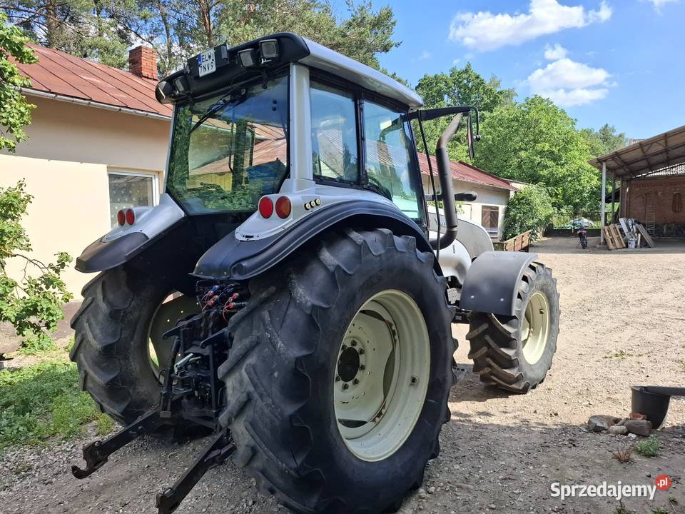 Ciągnik Valtra T120 Głuchów