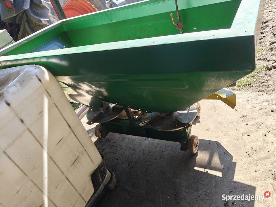 Rozsiewacz nawozów dwutalerzowy Dnder 800