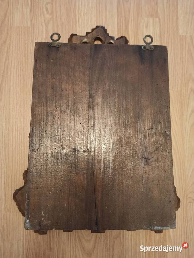 Antyk z początku XX wieku drewniana szafka w Dębowiec