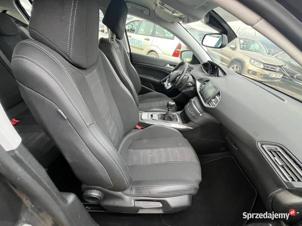 PEUGEOT 308 II 12i PureTech 110 FK369 Przemyśl