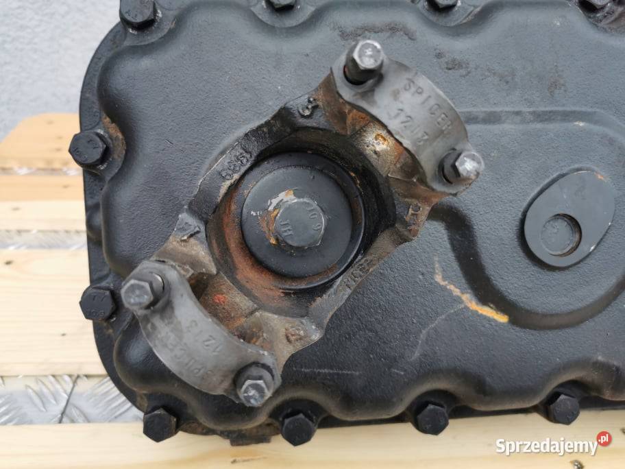 Skrzynia pośrednia CAT TH 407