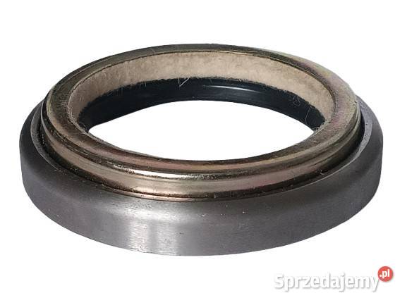 Obsada z uszczelnieniem piasty osi resorów Star Rzeszów