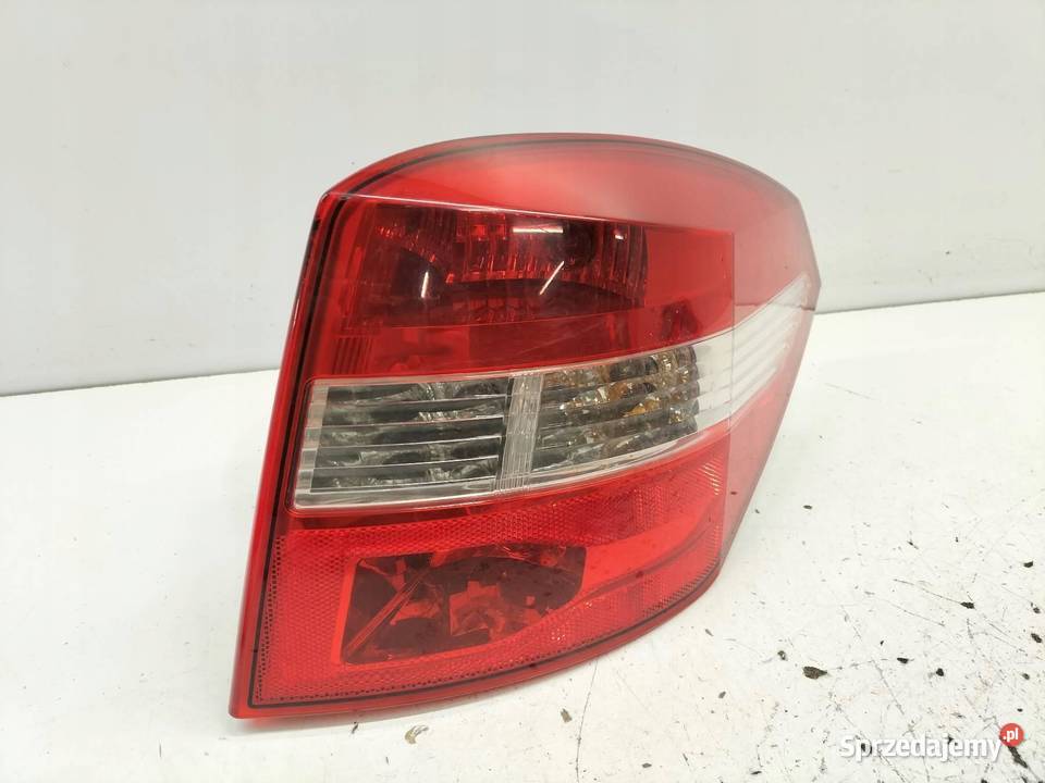 LAMPA TYŁ PRAWA KOMBI Renault Laguna III 2007