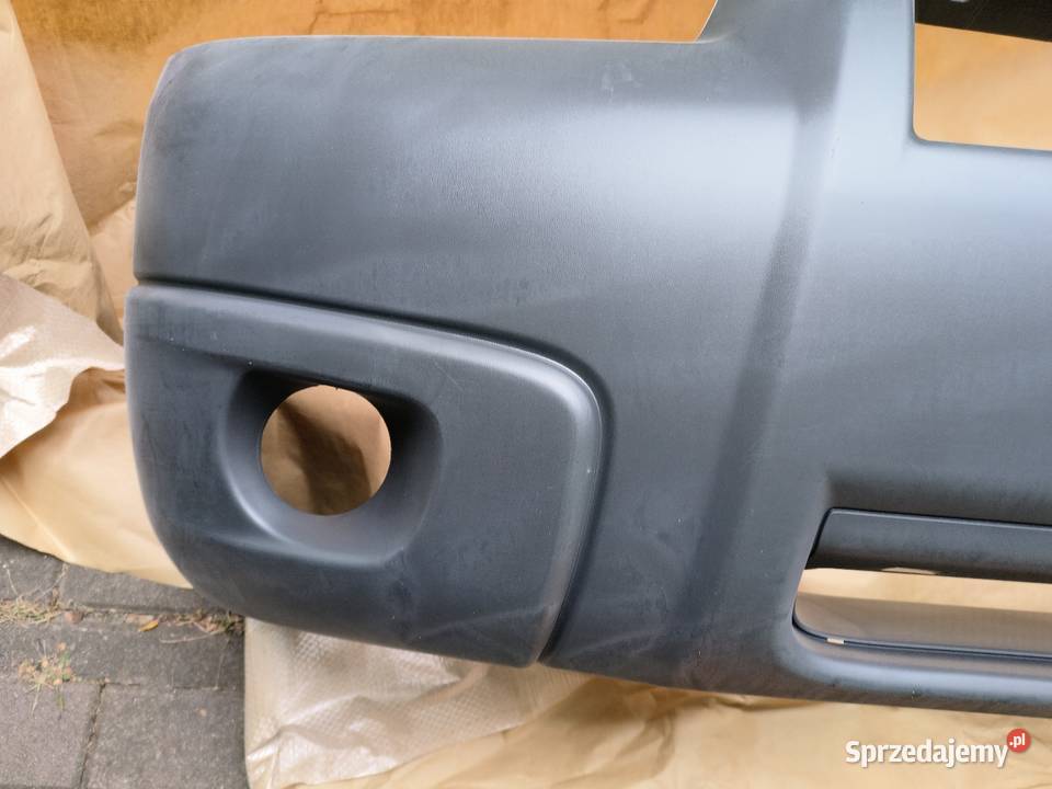 Zderzak przedni Subaru Forester do 2006 czarny Zderzaki