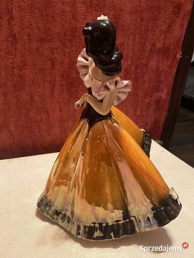 Porcelanowa figurka podlaskie Mońki