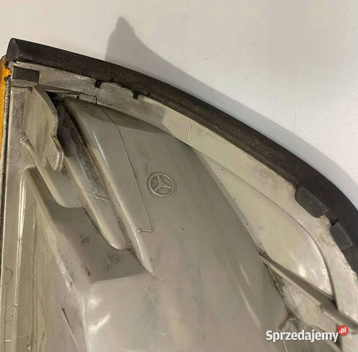 MercedesBenz E W124 Kierunkowskaz przedni Hella osobowe dolnośląskie