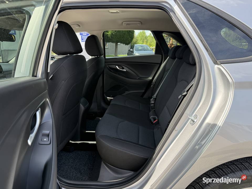 Hyundai i30 15 BENZYNA Klimatronik Nawigacja przyciemniane szyby