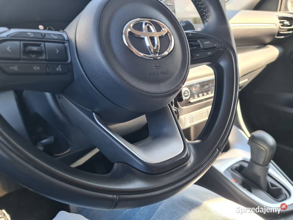 Toyota Yaris Hybryda 2023 r Automat 28600 radio Zgorzelec
