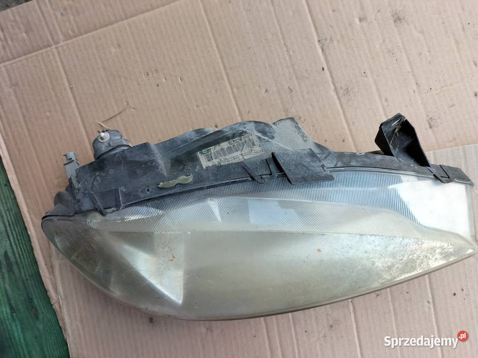 Renault Megane 1 Lampa przód przednia Prawa Prawe Kamień-Kolonia