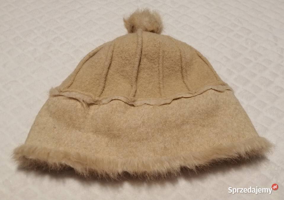 Czapka zimowa z pomponem beżowa 62 Odzież śląskie Czeladź