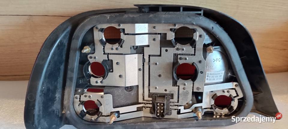 Lampy tylne BMW E38 komplet oryginał Uniejów