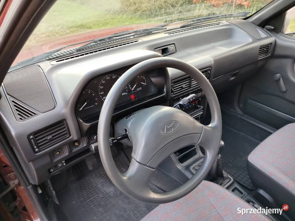 Hyundai Pony 15 LPG sedan ładny i zdrowy Morawica