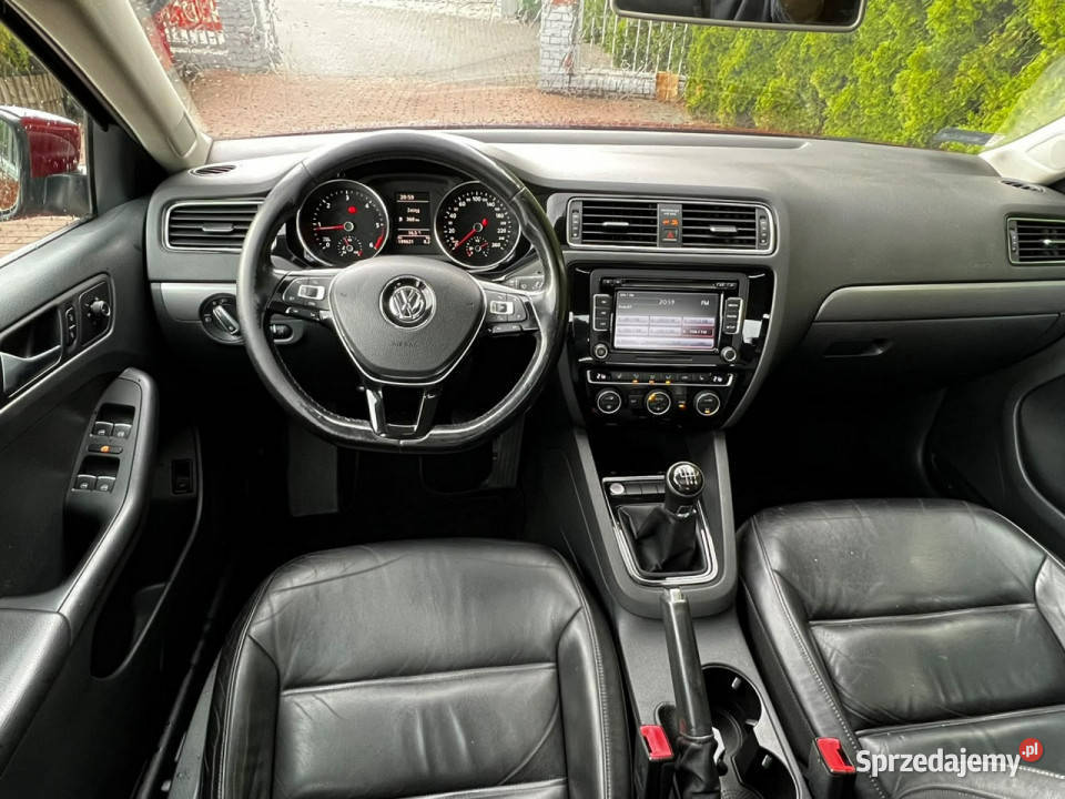 Volkswagen Jetta 20 TDI Szklany dachSkóraKamera ABS Baranowo