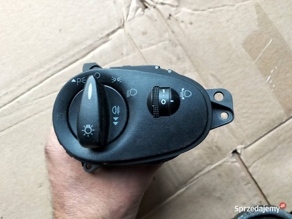 WŁĄCZNIK PRZEŁĄCZNIK ŚWIATEŁ FODR FOCUS MK1 2M5T Kamień-Kolonia