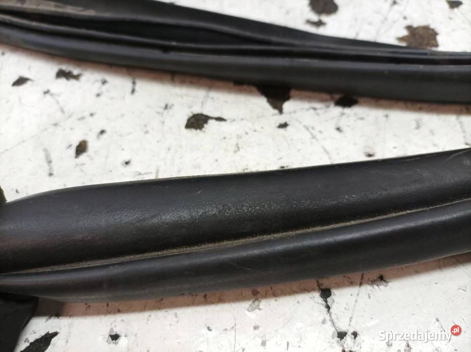 USZCZELKA DRZWI PRAWY LEWY PRZÓD KAROSERYJNA KPL