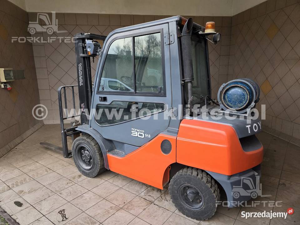 Wózek widłowy TOYOTA 8FGF30 kabina 8FG30 widlak gaz