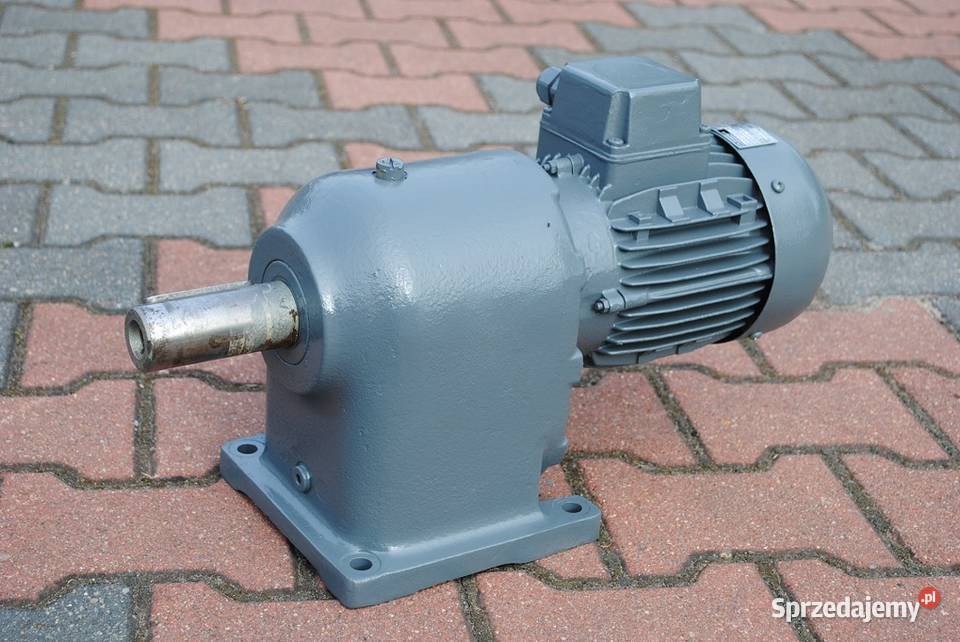 Motoreduktor dwubiegowy 0705kw 13668obrmin Kargowa sprzedam