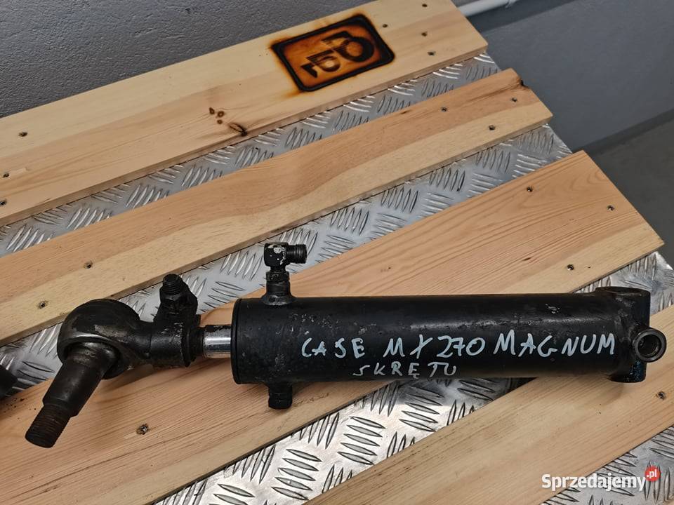 Case MX Magnum 2002r Cylinder hydrauliczny Wilkowo