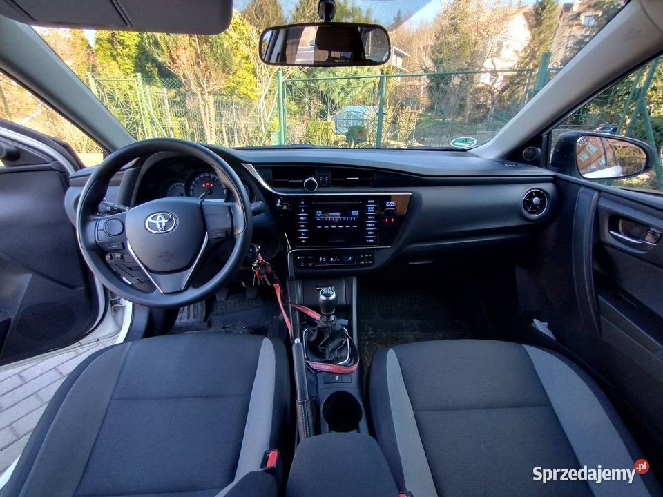 Toyota Auris II Kombi 133 Dual VTTi niski sprzedam