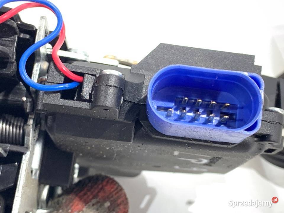 ZAMEK DRZWI LEWY PRZÓD VW TOURAN Minivan 0310 sprzedam