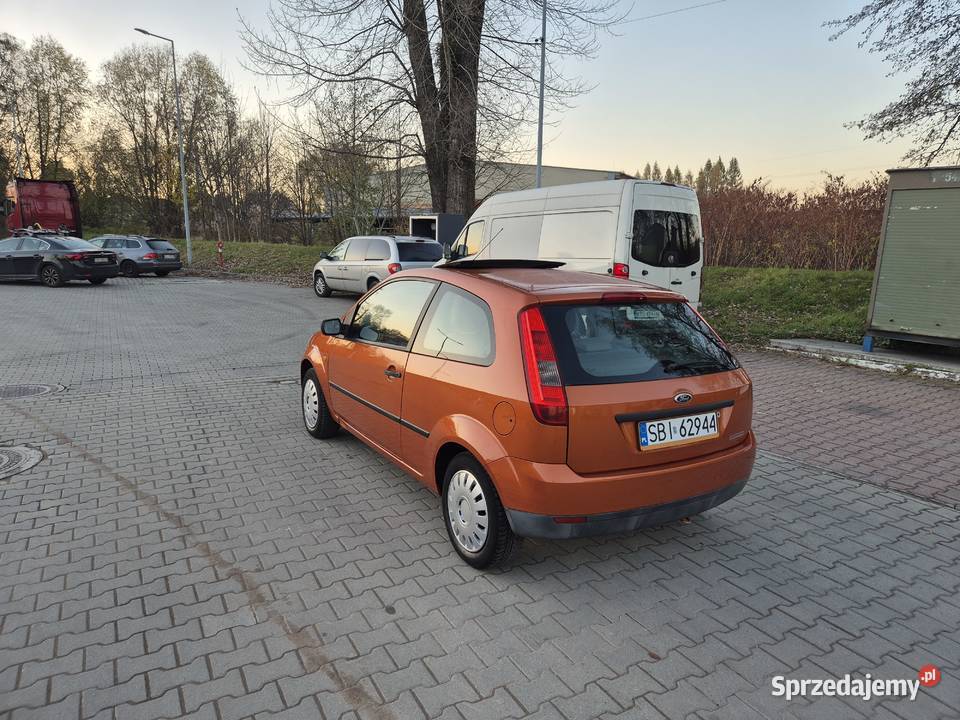 Ford Fiesta 12 benz 69 Szyberdach Długo opłaty Rok produkcji 2003 Bujaków