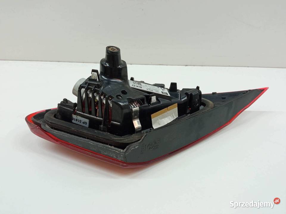 LAMPA TYŁ W KLAPĘ LEWA 39012623 Opel Corsa V sprzedam