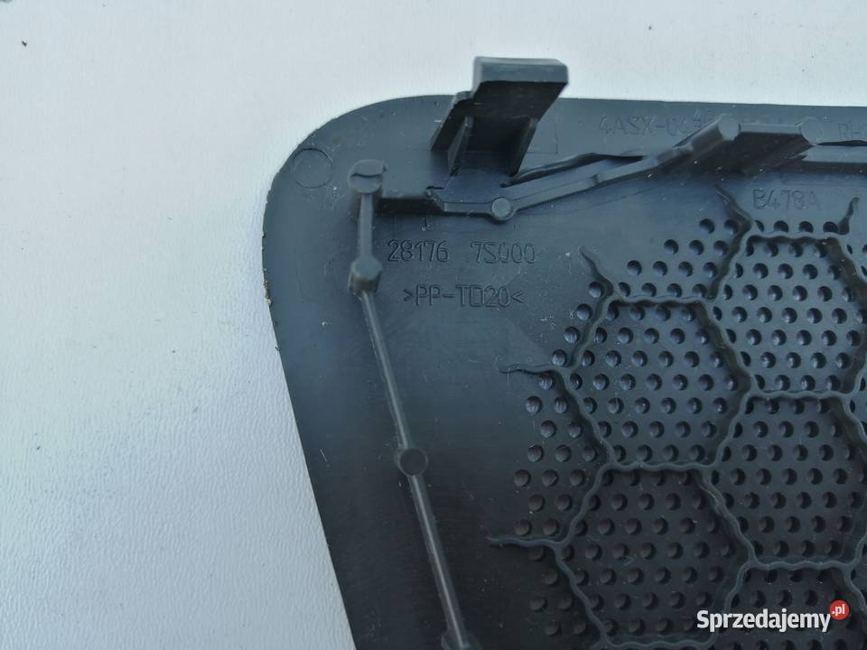 KRATKA POKRYWA GŁOŚNIKA DESKI PRAWA NISSAN TITAN osobowe sprzedam