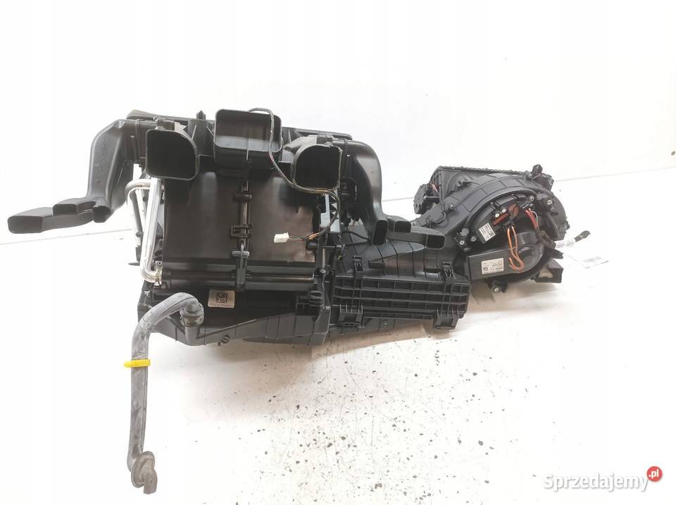 NAGRZEWNICA W2469061601 MercedesBenz CLAklasa I osobowe