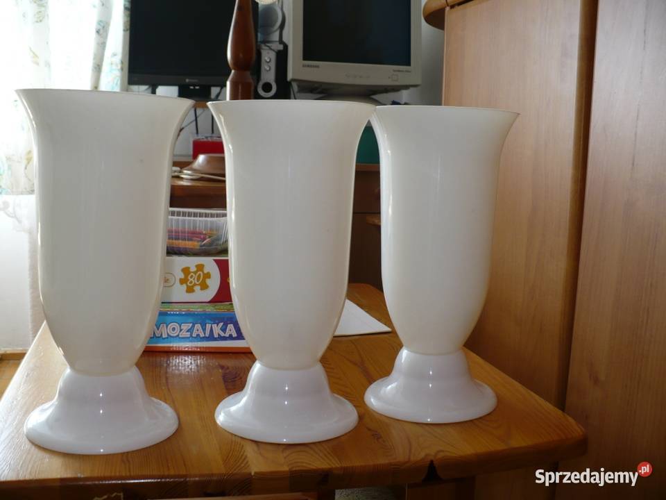 Gazony wazony ozdobne białe 5 sztuk wielkopolskie sprzedam