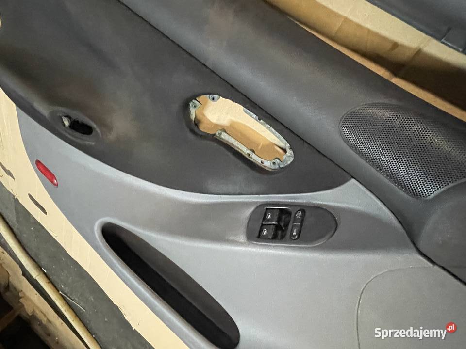 Sprzedam boczkitapicerke leon 1 Rok produkcji 2002 Górki Napękowskie