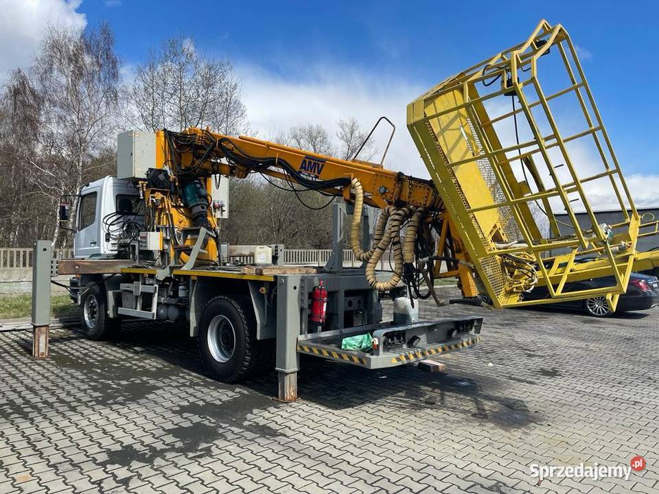 Podnosnik teleskopowy zwyżka zabudowa 14m Dźwigi, podnośniki Olkusz