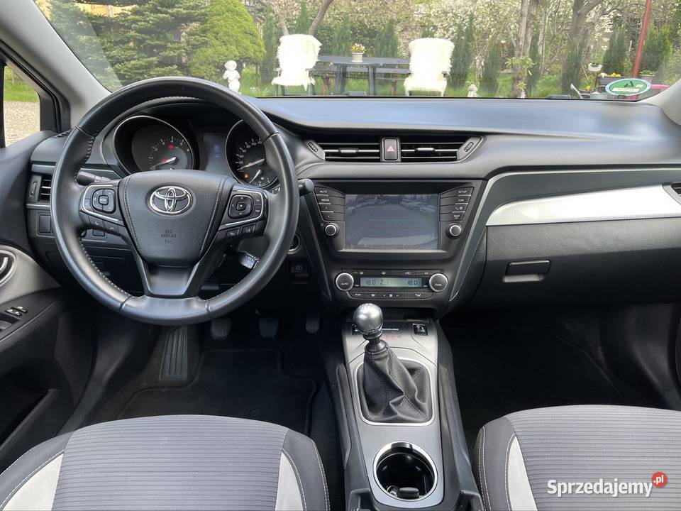 Toyota Avensis Bixenon Navi Kamera zmieniarka CD