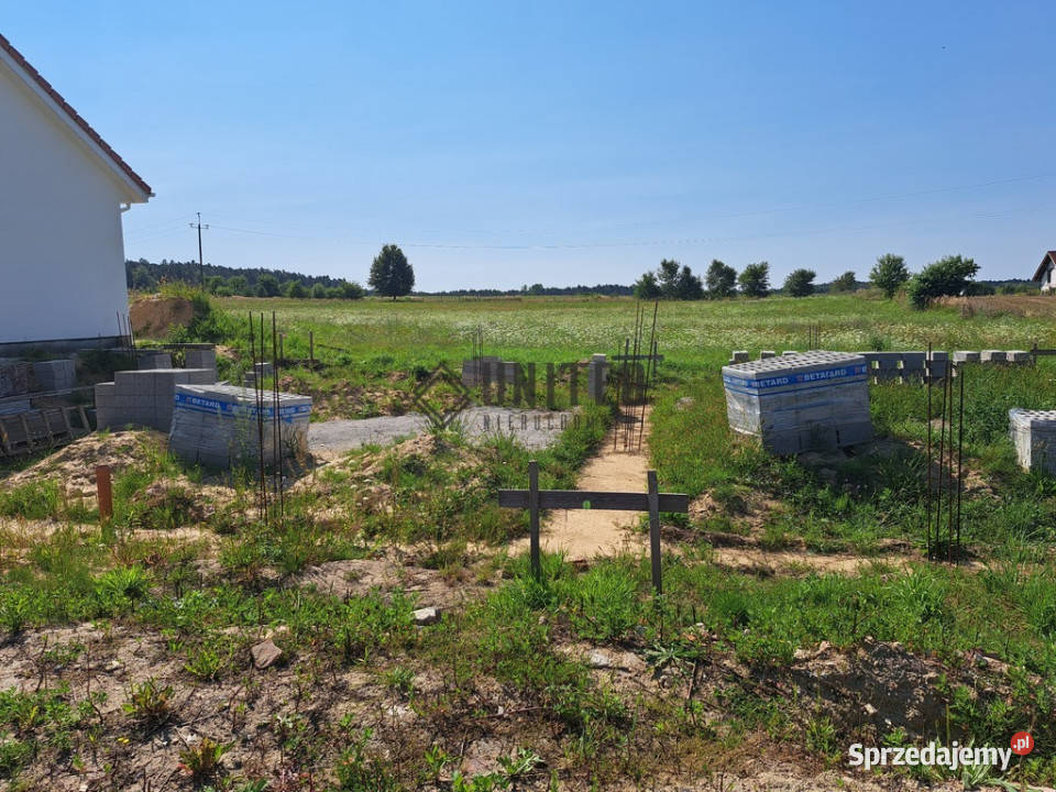 Działka z rozpoczętą budową Ostrowina