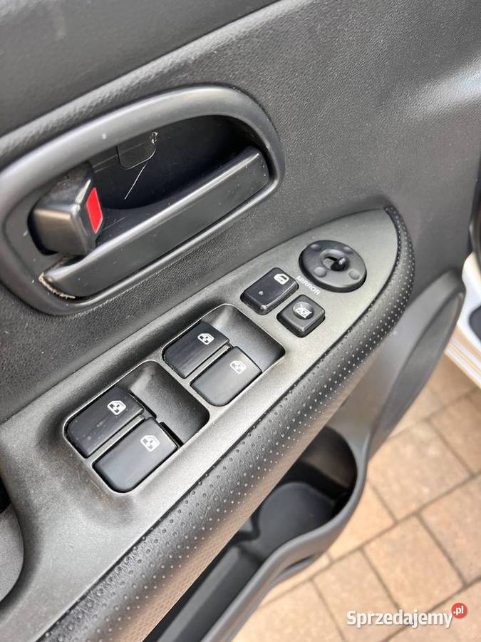 Kia Carens 16 benz gaz 2010 hak CD Legnica