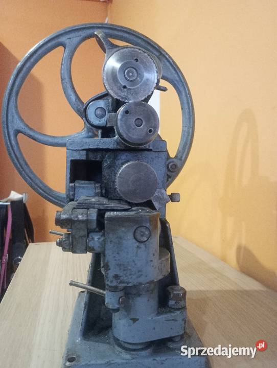 Maszyna szewska do cięcia i szarfowania gumy Lublin