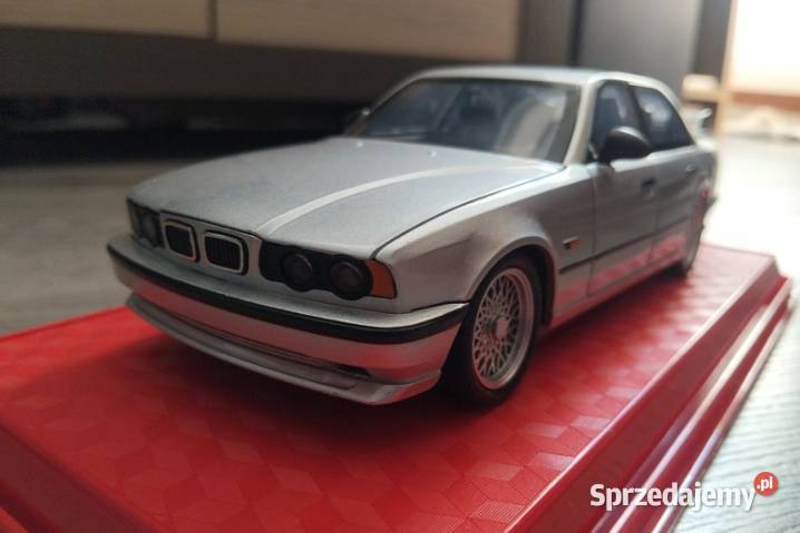 Model BMW M5 E34 w skali 1 24