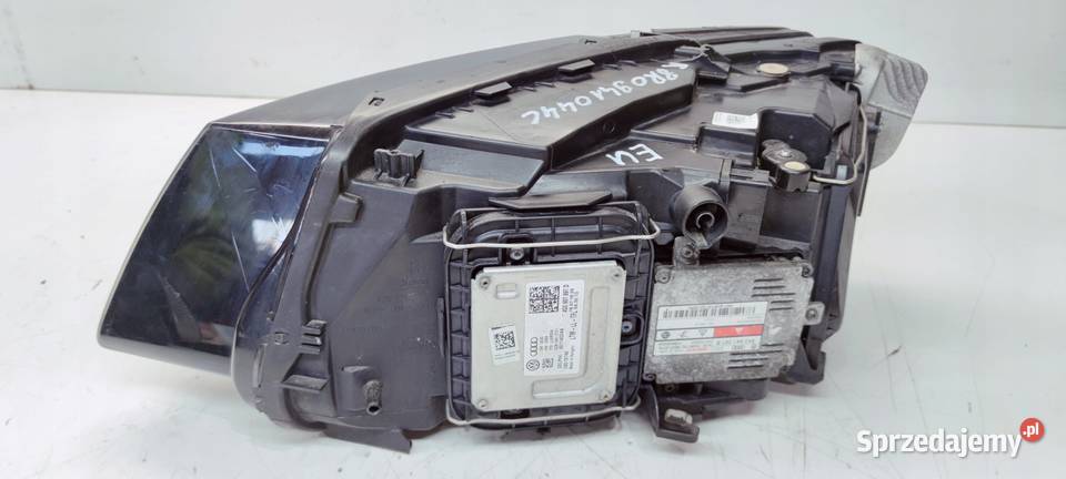 REFLEKTOR LAMPA PRAWY PRZÓD XENON LED AUDI Q5 8R Przystajń sprzedam