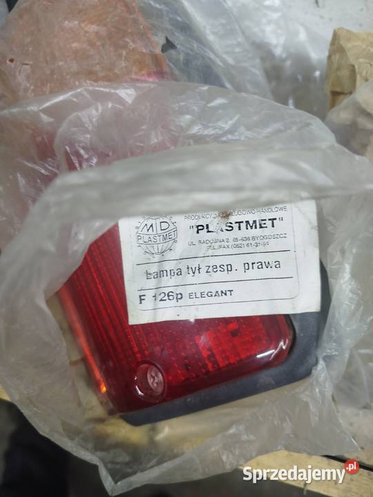 Nowa Lampa tylnia Fiat 126p ELEGANT Pozostałe małopolskie Klucze