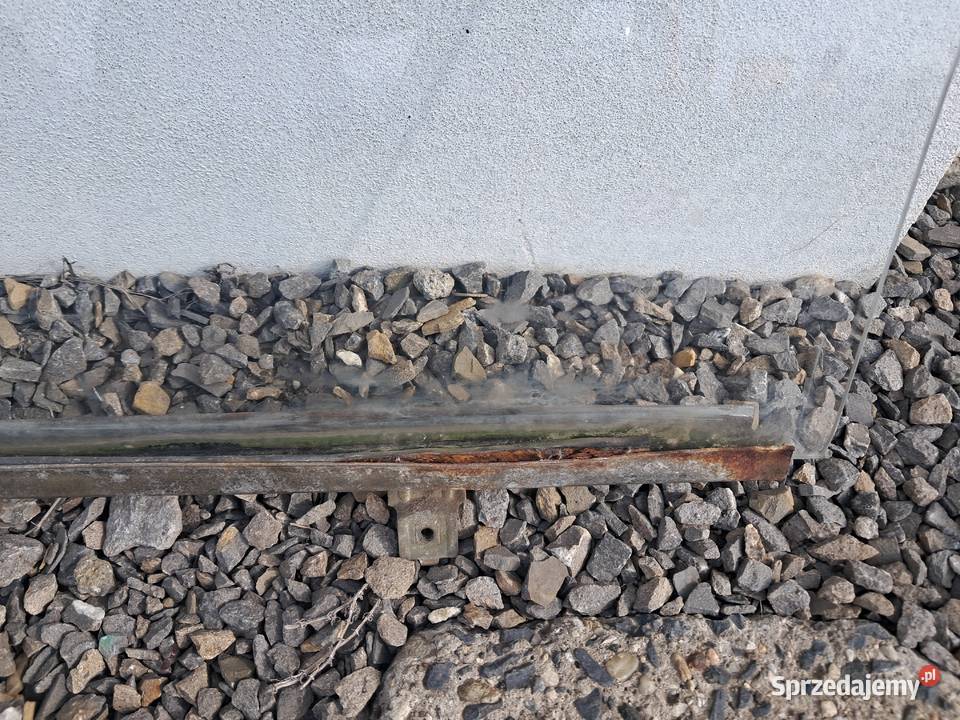 SZYBA TYŁ PRAWA BIAŁA MERCEDES W123 KOMBI