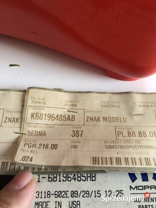 Oryginalny Mopar Emblemat czerwony Trailhawk Kozy