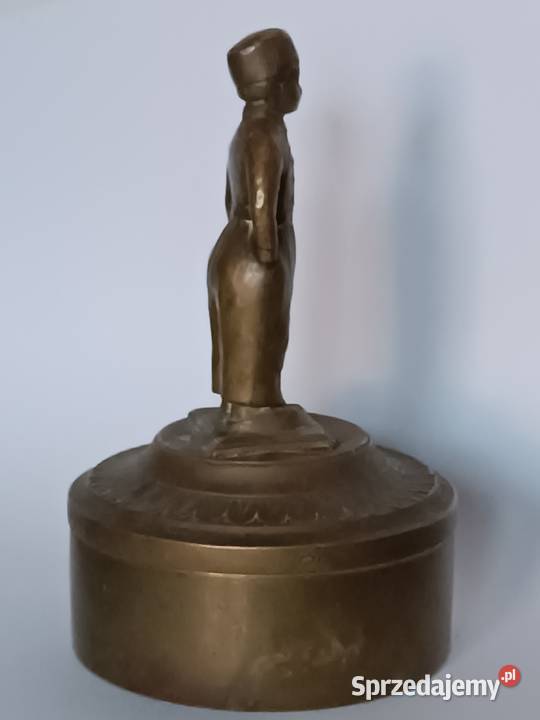 Mosiężne puzderko z figurką chłopca dekoracyjne Rzeszów