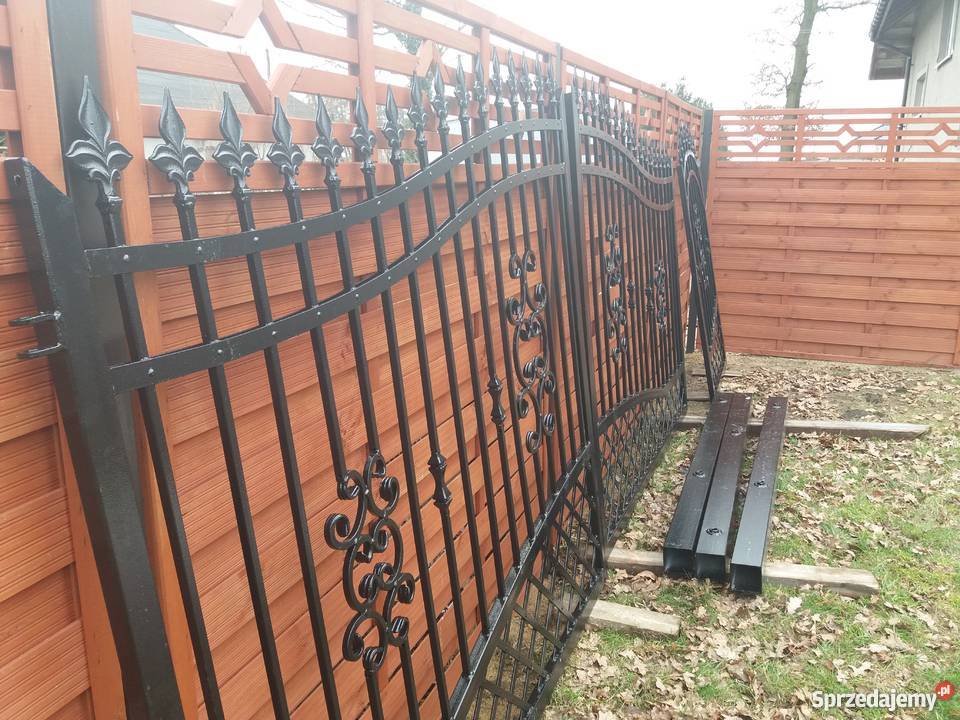 Brama Kuta skrzydłowa